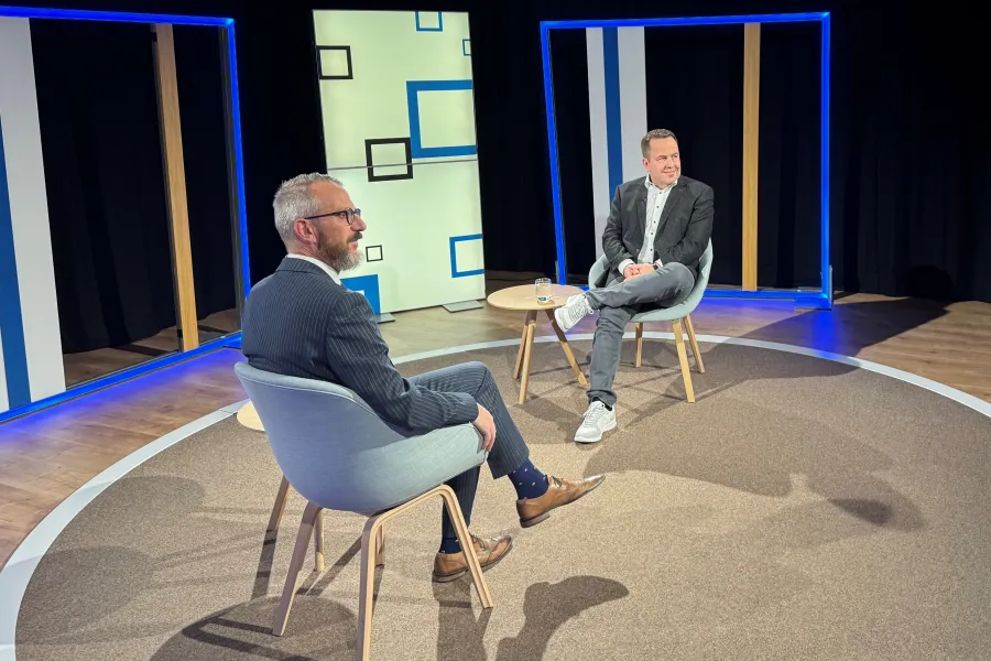 SRF-Interview mit Edi Wögerer, dem CEO von Bank Frick zum 25-jährigen Jubiläum. 